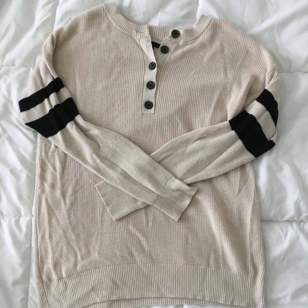 american eagle beige sweater